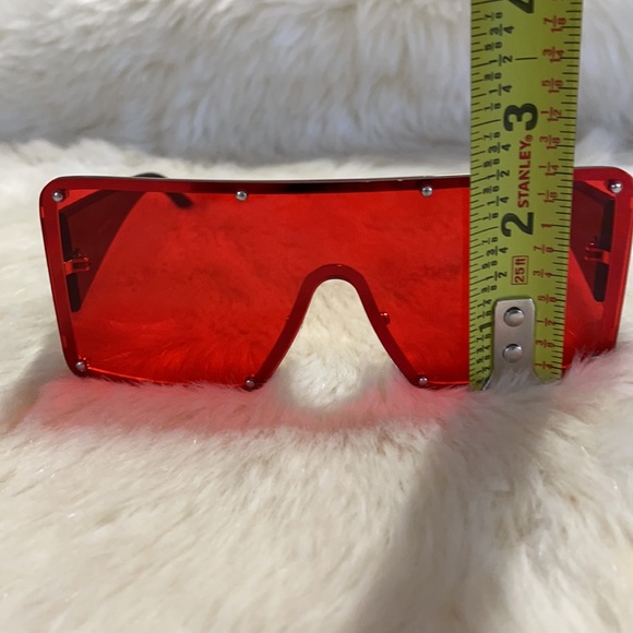 Oversize Sunglasses - Picture 9 of 9